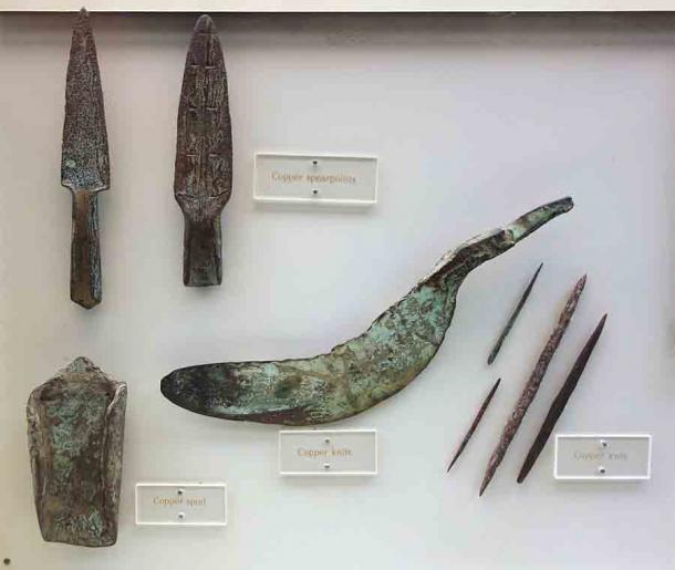 Archaic Indian copper tools and artifacts, 3000 BC-1000 BC, exhibited in the Wisconsin Historical Museum, Madison, Wisconsin, USA. (Daderot / CC0)