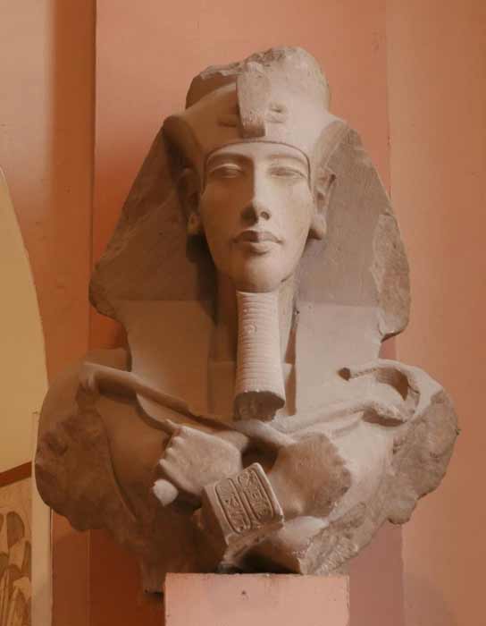 Broken colossal statue of Akhenaten in the Amarna art style. (FAPAB Research Center)