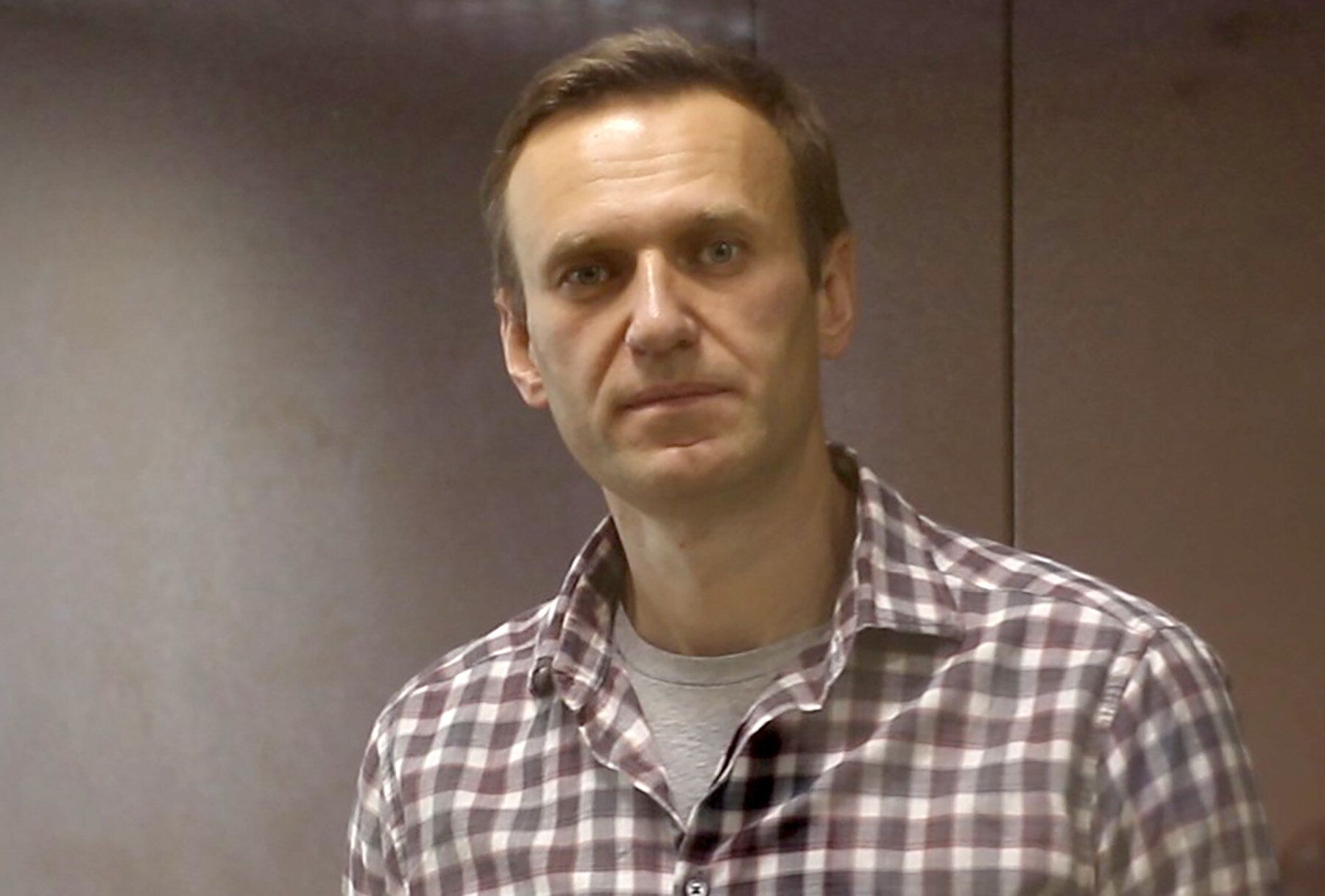 Imprisoned Russian opposition leader Alexei Navalny has started a hunger strike to protest&nbsp;a lack of medical care and gu