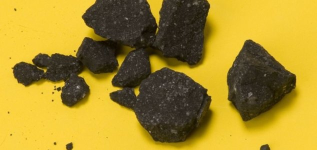 Liquid water discovered inside a meteorite News-sutter