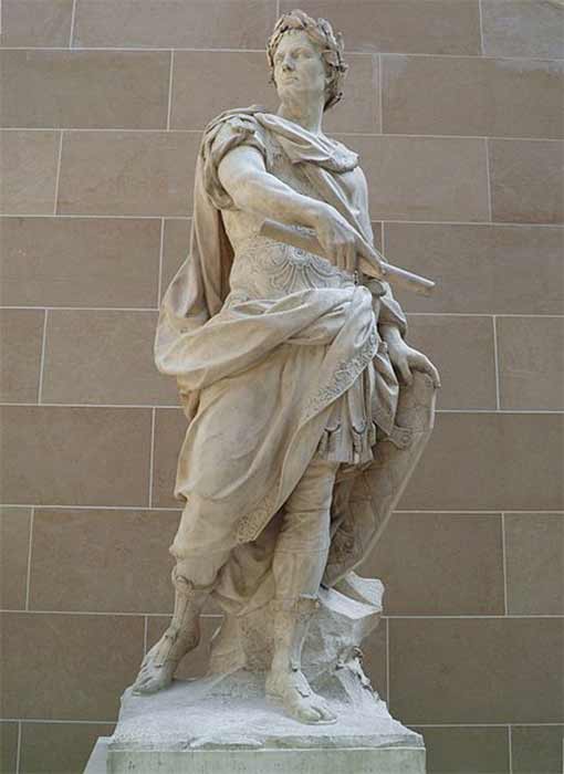 Statue of Julius Caesar by French sculptor Nicolas Coustou commissioned in 1696 for the Gardens of Versailles, Louvre Museum (CC BY-SA 2.0)