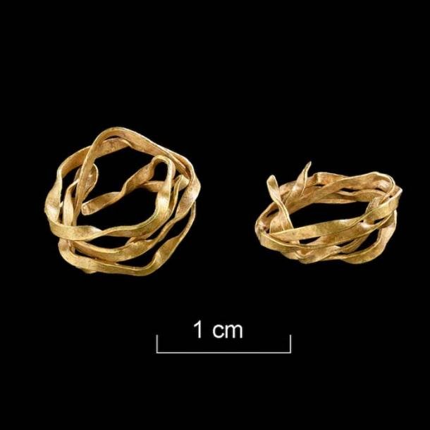 The small, wire spiral gold ornament found in the grave of an Early Bronze Age woman in Ammerbuch, Baden-Württemberg, Germany. (Eberhard Karls University of Tübingen)