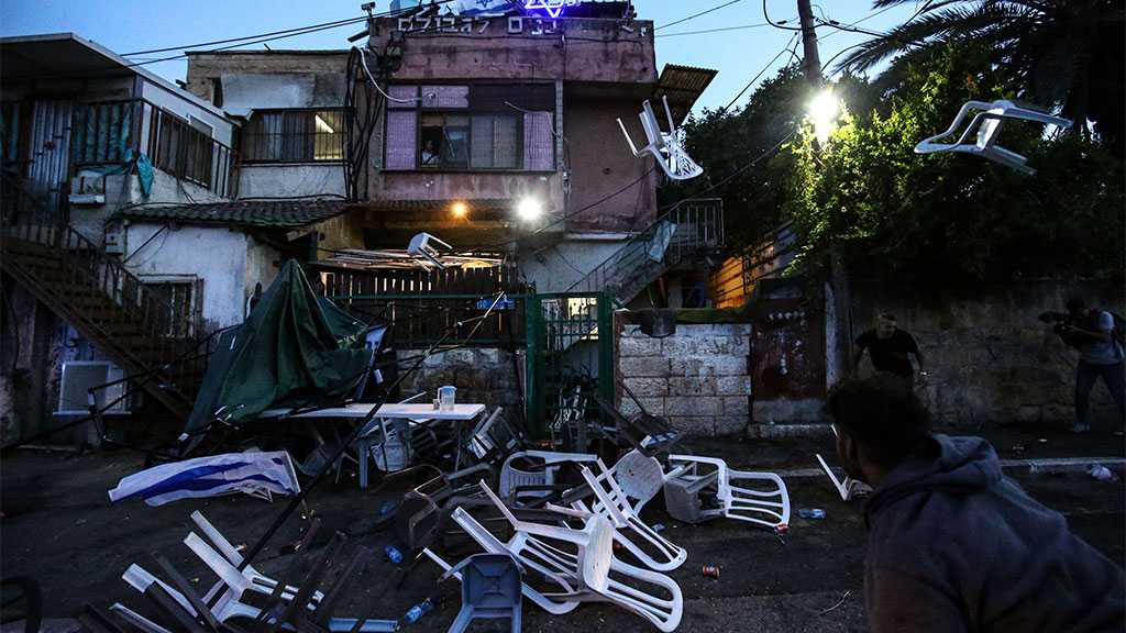 20 Palestinians Injured As Zionist Settlers Attack Sheikh Jarrah Neighborhood