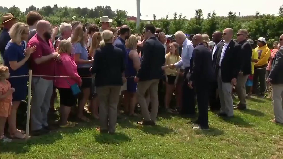 “What Am I Doing?” Asks a Confused Joe Biden While Shaking Hands with People WcbmAdVgdK310KPm
