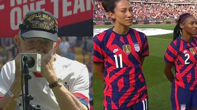 Women's US soccer team turn their backs as veteran plays national anthem
