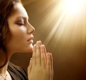 praying-woman