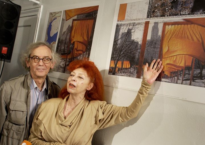Christo (L) and his wife Jeanne-Claude (R) announce details of their collaborative project, "The Gates, Central Park, New Yor
