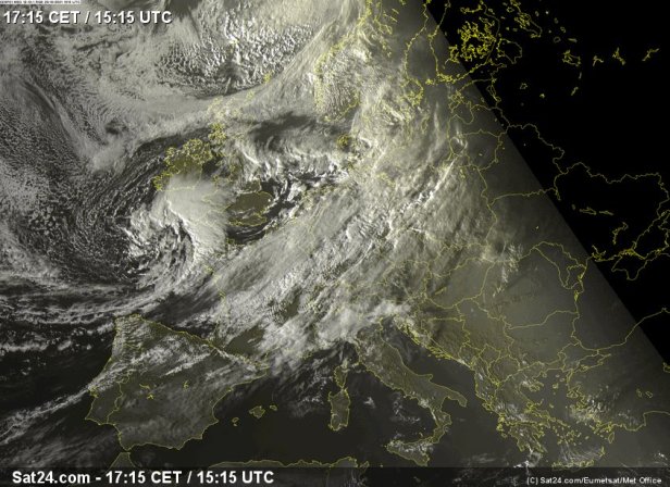 Powerful storm wreaks havoc across Europe, leaves over 500 000 homes without power and at least 4 fatalities Storm-aurore-eumetsat-1515z-october-20-2021