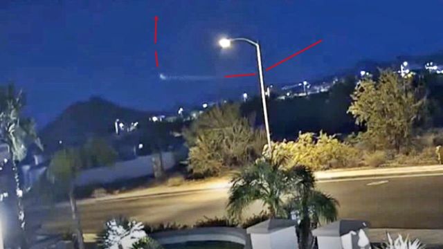 UFO comes down from sky caught on CCTV cam in Peoria, Arizona Ufo%2Bsky%2Bphenomenon%2Barizona