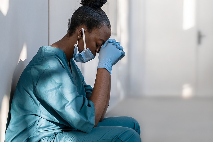 California Nurses Blow Whistle on “Overwhelming” Numbers of Heart Attacks, Clotting, Strokes as Doctors Refuse to Blame Vaccines for Fear of Losing Their Medical License Tired-Depressed-Female-Nurse