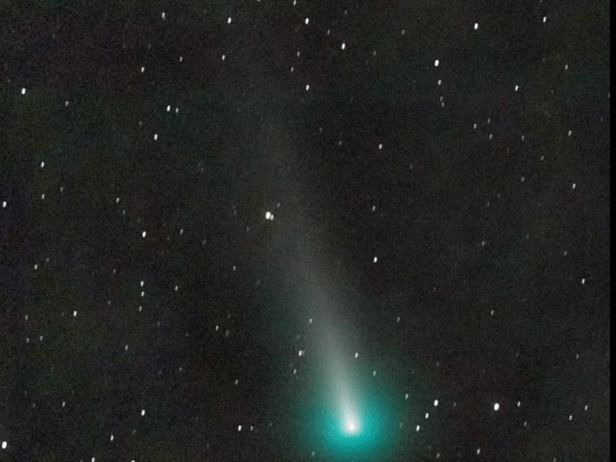 Comet Leonard soars behind the plume from NASA’s James Webb Space Telescope launch Image-1387
