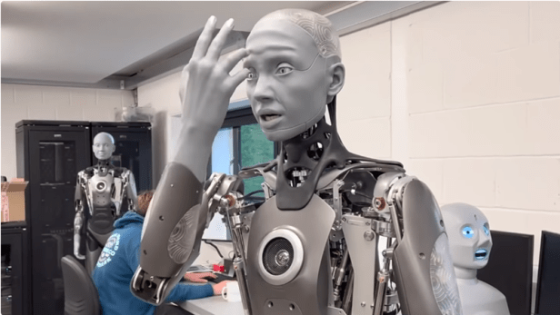 Robot shocks with how human-like it is Image-176