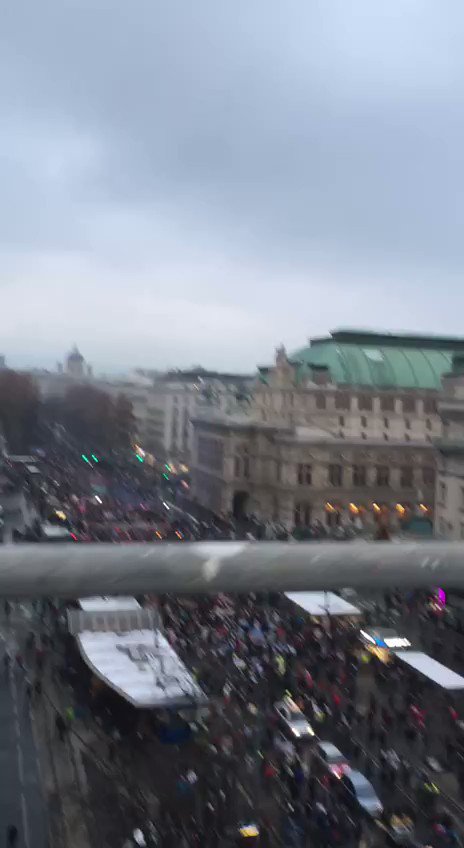 Tens of Thousands of Protesters March in Vienna ToUNoao4nGRsEtVu