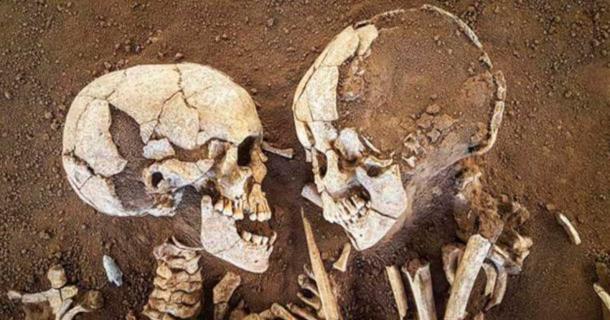 Two skeletons known as The Lovers of Valdaro (CC BY-SA 4.0)