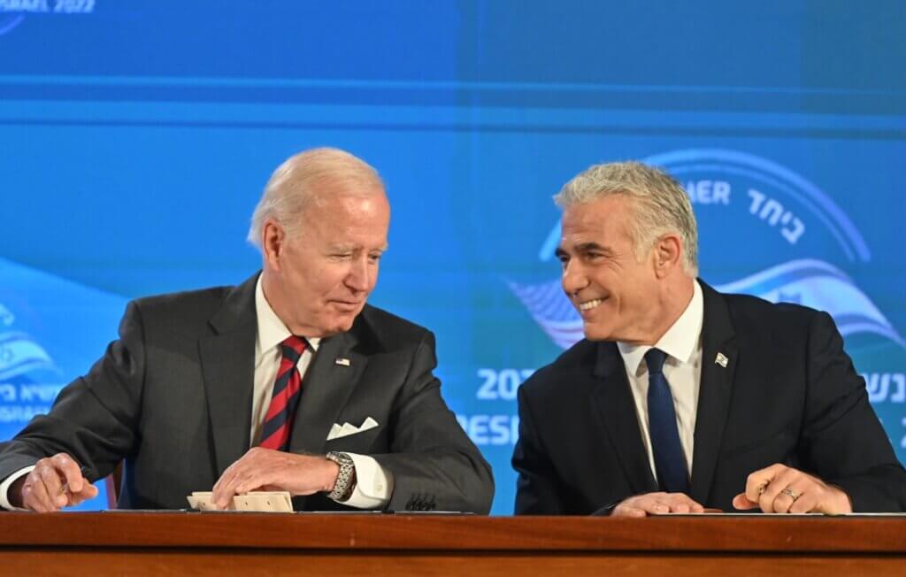 Joe Biden and Israeli Prime Minister Yair Lapid sign the Jerusalem US-Israel Strategic Partnership Joint Declaration, July 14, 2022 (Photo: Kobi Gideon, GPO)