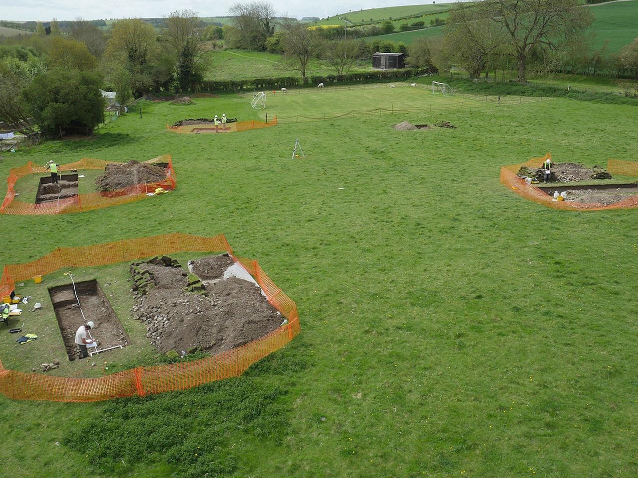 Read more

Man finds important Roman villa in his back garden